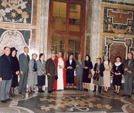 Le groupe F&O avec Jean-Paul II (1994) Le groupe F&O avec Jean-Paul II (1994)